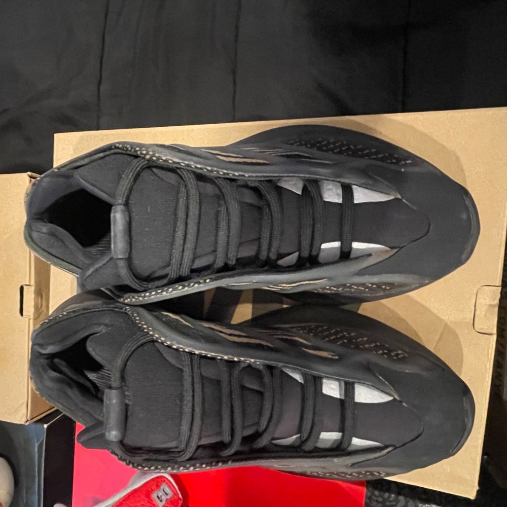 Jordan & yeezy - Picture 8 of 15